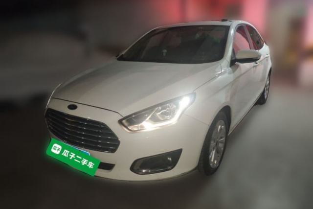 Ojetý Ford Escort 2017 Happiness Edition 1.5L Automatic Fashion Version