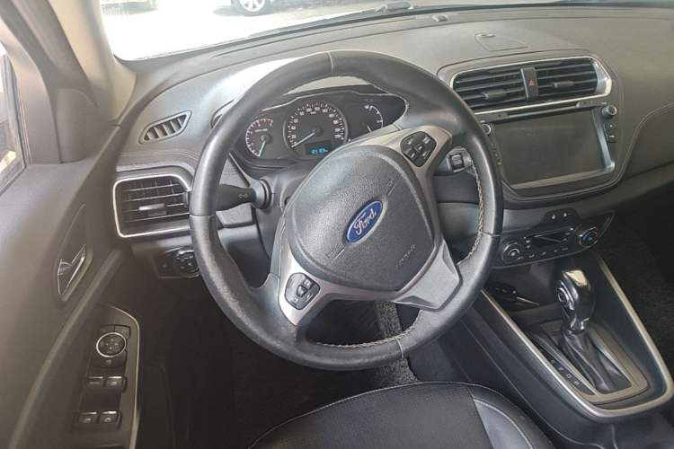 Used Ford Escort 2017 Happiness Edition 1.5L Automatic Fashion Version Steering Wheel