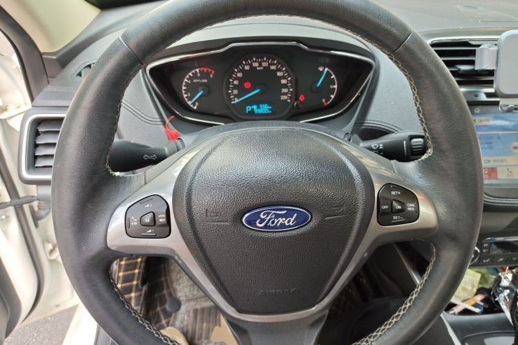 Used Ford Escort 2017 Happiness Edition 1.5L Automatic Fashion Version Steering Wheel