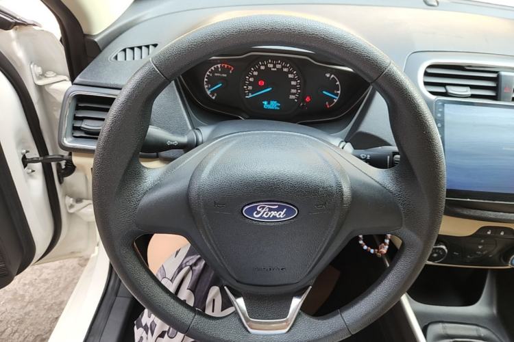 Used Ford Escort 2017 Revised Version 1.5L Manual Comfort Edition Steering Wheel