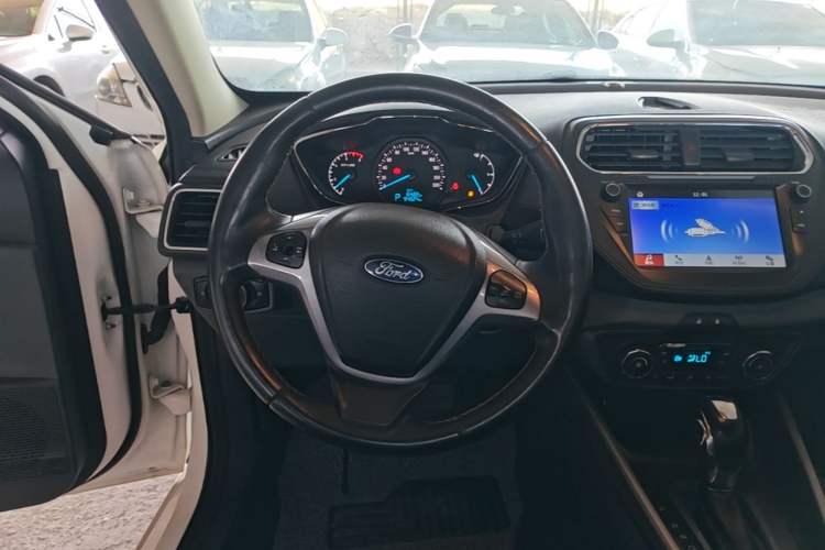 Used Ford Escort 2017 Happiness Edition 1.5L Automatic Fashion Version Steering Wheel