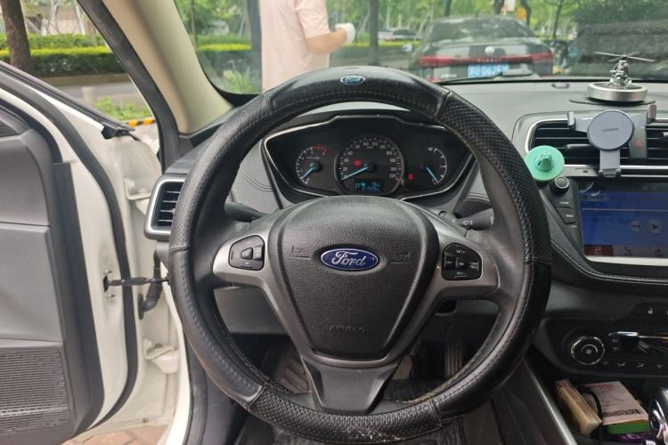 Used Ford Escort 2017 Happiness Edition 1.5L Automatic Fashion Version Steering Wheel