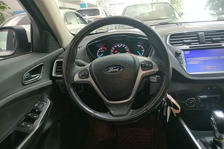 Used Ford Escort 2017 Happiness Edition 1.5L Automatic Fashion Version Steering Wheel