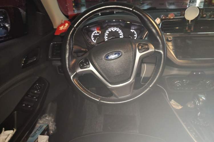 Used Ford Escort 2017 Happiness Edition 1.5L Automatic Fashion Version Steering Wheel