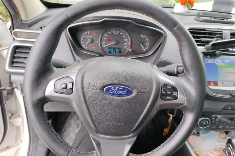 Used Ford Escort 2017 Happiness Edition 1.5L Automatic Fashion Version Steering Wheel