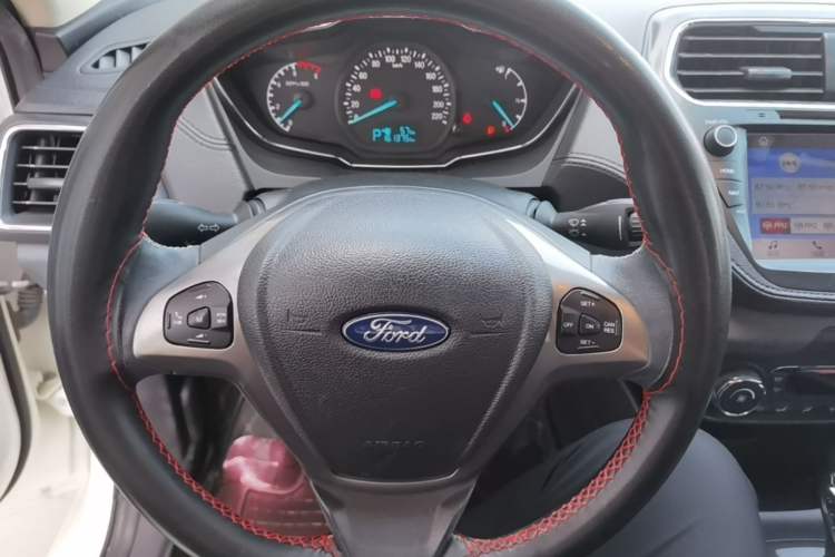 Used Ford Escort 2017 Happiness Edition 1.5L Automatic Fashion Version Steering Wheel