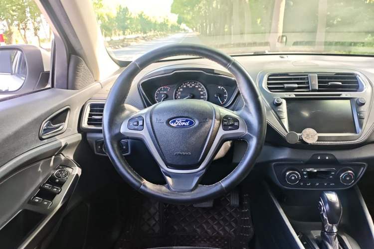 Used Ford Escort 2017 Happiness Edition 1.5L Automatic Fashion Version Steering Wheel