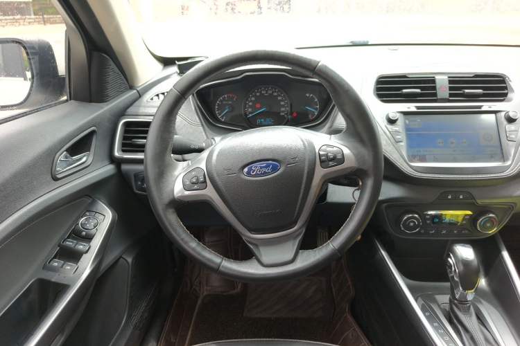 Used Ford Escort 2017 Happiness Edition 1.5L Automatic Fashion Version Steering Wheel