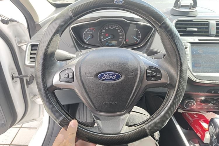 Used Ford Escort 2017 Happiness Edition 1.5L Automatic Fashion Version Steering Wheel