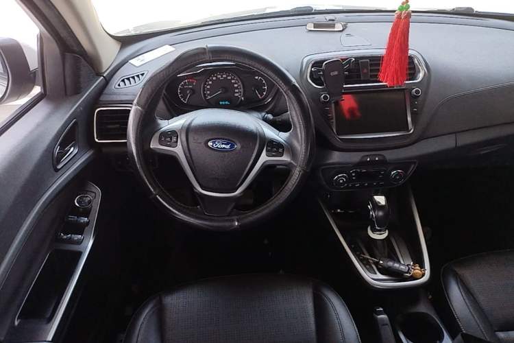 Used Ford Escort 2017 Happiness Edition 1.5L Automatic Fashion Version Steering Wheel