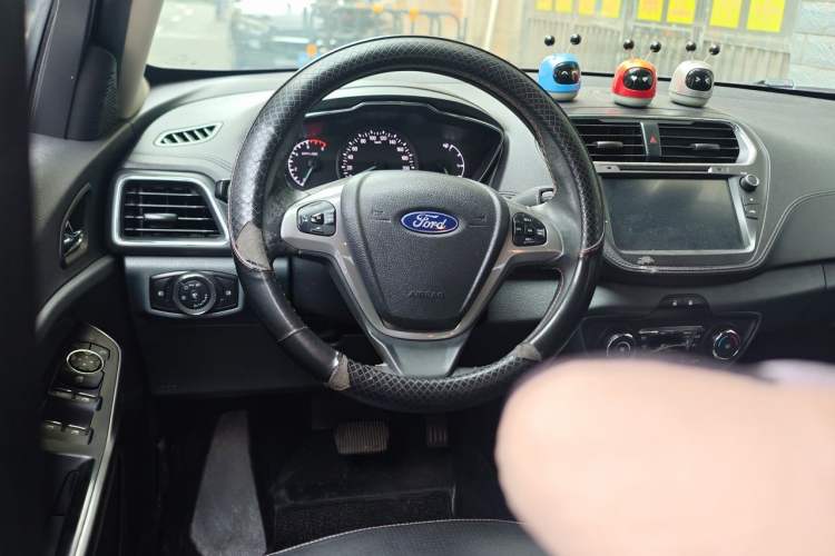 Used Ford Escort 2017 Happiness Edition 1.5L Automatic Fashion Version Steering Wheel