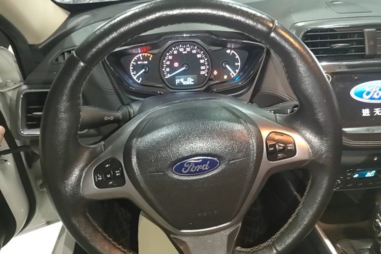 Used Ford Escort 2017 Happiness Edition 1.5L Automatic Fashion Version Steering Wheel