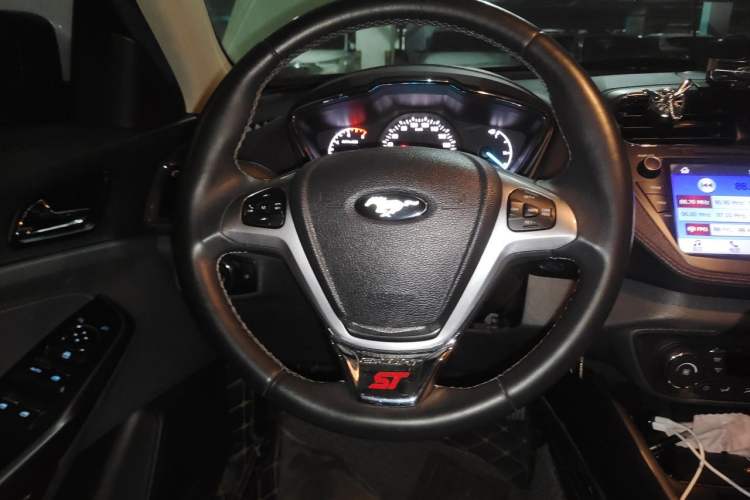 Used Ford Escort 2017 Happiness Edition 1.5L Automatic Fashion Version Steering Wheel