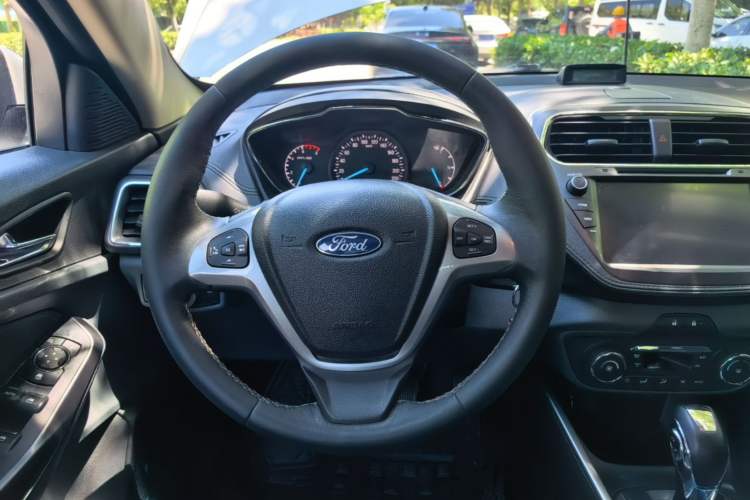 Used Ford Escort 2017 Happiness Edition 1.5L Automatic Fashion Version Steering Wheel