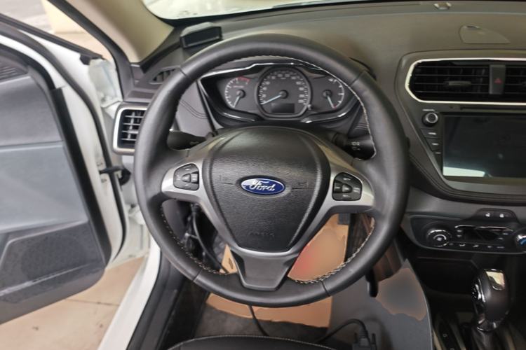 Used Ford Escort 2017 Happiness Edition 1.5L Automatic Fashion Version Steering Wheel