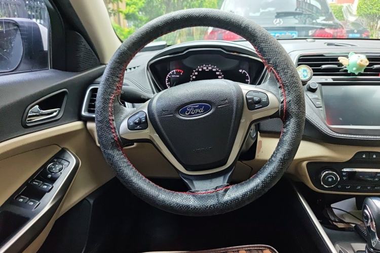 Used Ford Escort 2017 Happiness Edition 1.5L Automatic Fashion Version Steering Wheel