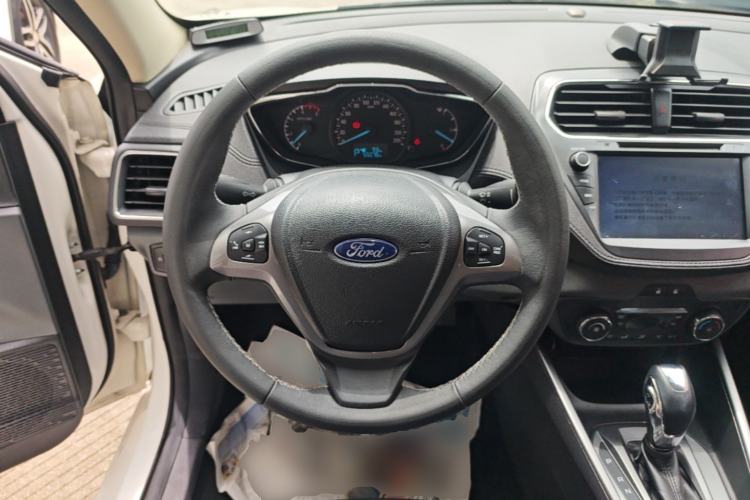 Used Ford Escort 2017 Happiness Edition 1.5L Automatic Fashion Version Steering Wheel