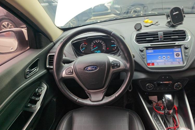 Used Ford Escort 2017 Happiness Edition 1.5L Automatic Fashion Version Steering Wheel