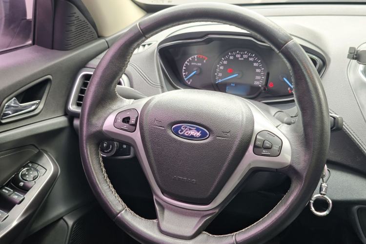 Used Ford Escort 2017 Happiness Edition 1.5L Automatic Fashion Version Steering Wheel