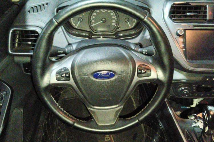 Used Ford Escort 2017 Happiness Edition 1.5L Automatic Fashion Version Steering Wheel