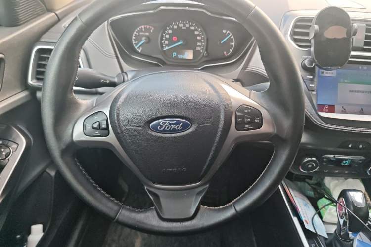 Used Ford Escort 2017 Happiness Edition 1.5L Automatic Fashion Version Steering Wheel