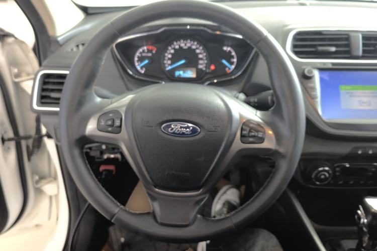 Used Ford Escort 2017 Happiness Edition 1.5L Automatic Fashion Version Steering Wheel