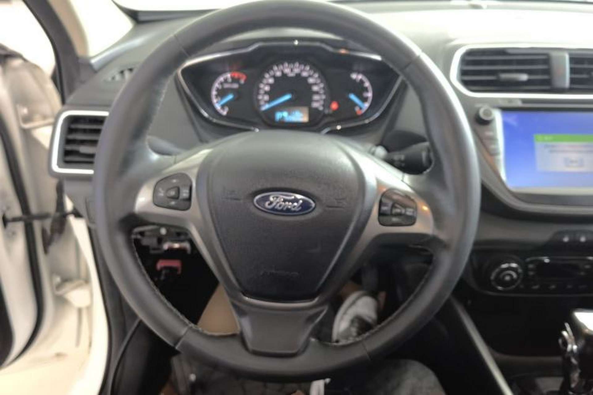 Used Ford Escort 2017 Happiness Edition 1.5L Automatic Fashion Version Steering Wheel