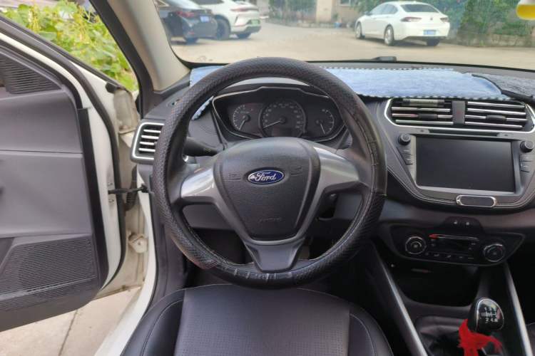 Used Ford Escort 2017 Happy Edition 1.5L Manual Fashion Model Steering Wheel