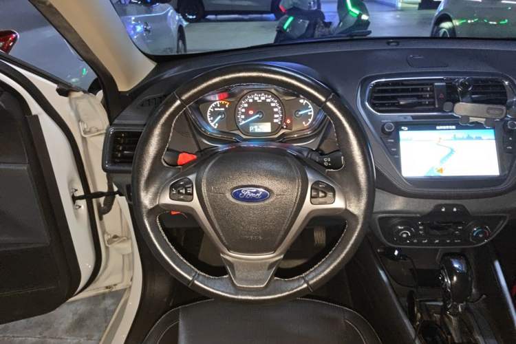 Used Ford Escort 2017 Happiness Edition 1.5L Automatic Fashion Version Steering Wheel