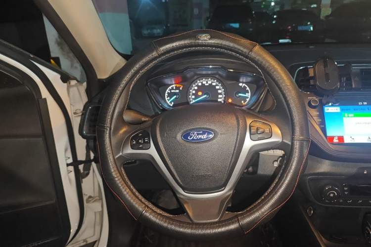 Used Ford Escort 2017 Happiness Edition 1.5L Automatic Fashion Version Steering Wheel