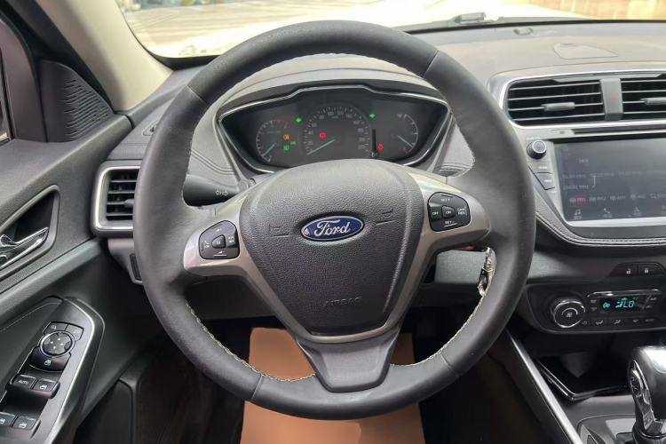 Used Ford Escort 2017 Happiness Edition 1.5L Automatic Fashion Version Steering Wheel