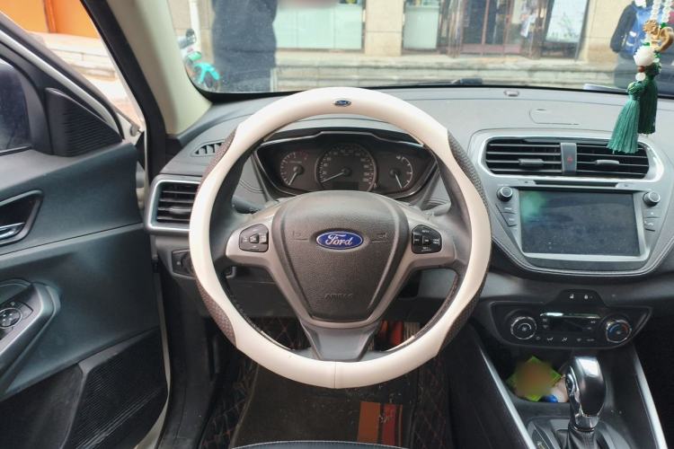 Used Ford Escort 2017 Happiness Edition 1.5L Automatic Fashion Version Steering Wheel