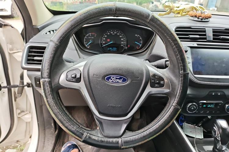 Used Ford Escort 2017 Happiness Edition 1.5L Automatic Fashion Version Steering Wheel