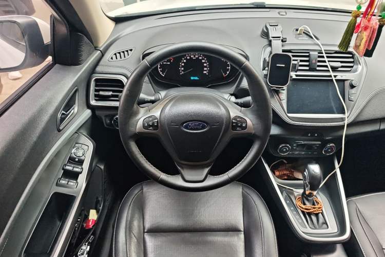 Used Ford Escort 2017 Happiness Edition 1.5L Automatic Fashion Version Steering Wheel
