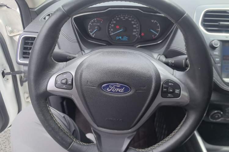 Used Ford Escort 2017 Happiness Edition 1.5L Automatic Fashion Version Steering Wheel