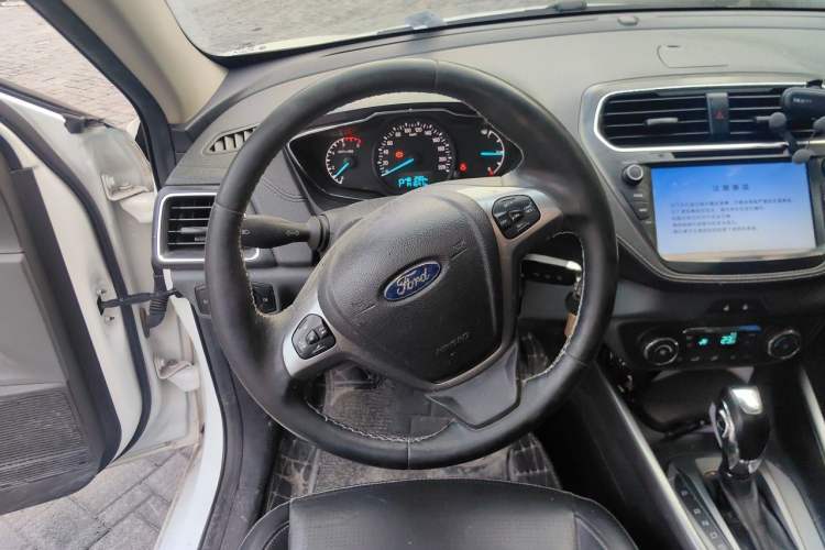 Used Ford Escort 2017 Happiness Edition 1.5L Automatic Fashion Version Steering Wheel