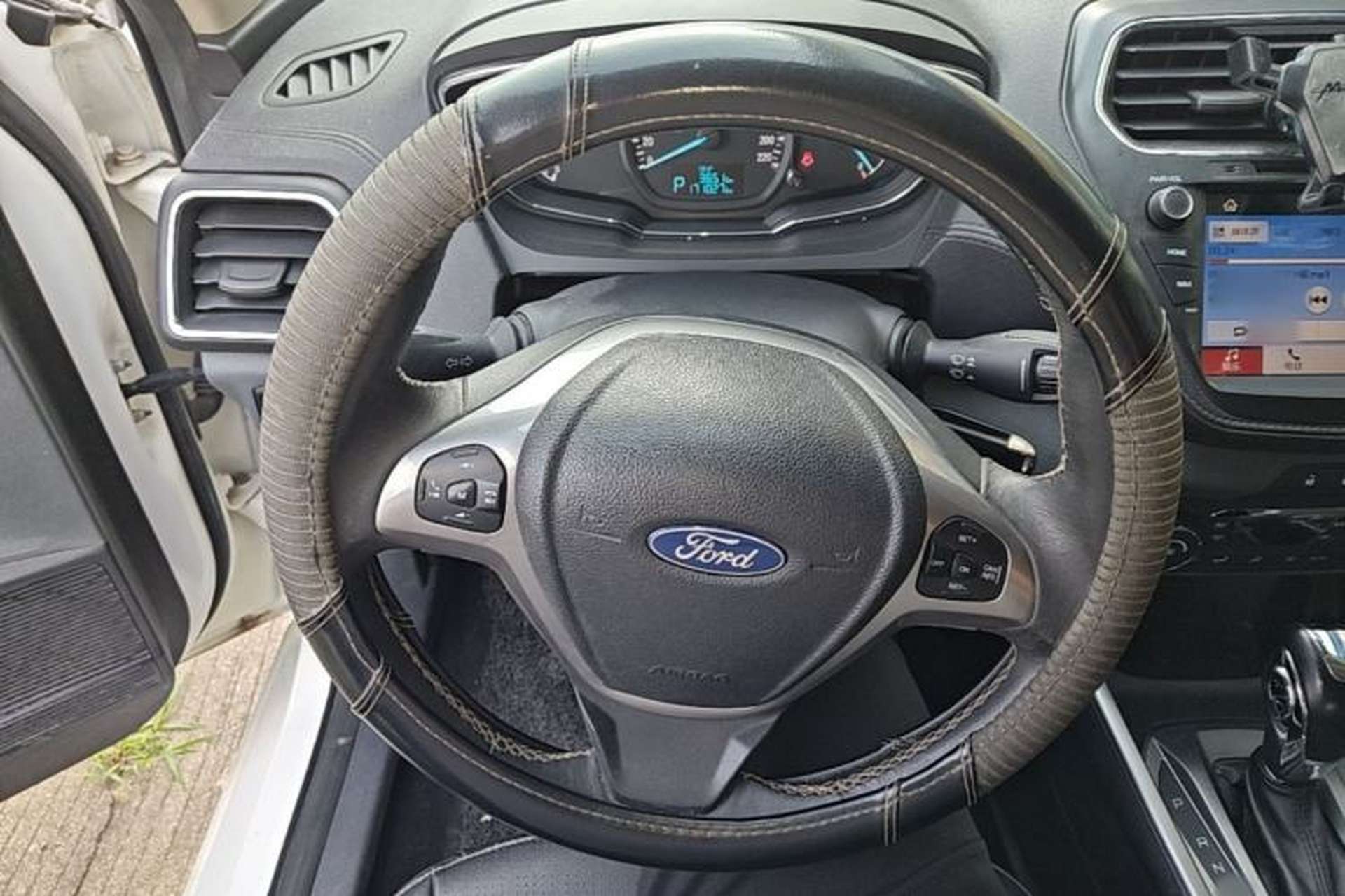 Used Ford Escort 2017 Happiness Edition 1.5L Automatic Fashion Version Steering Wheel