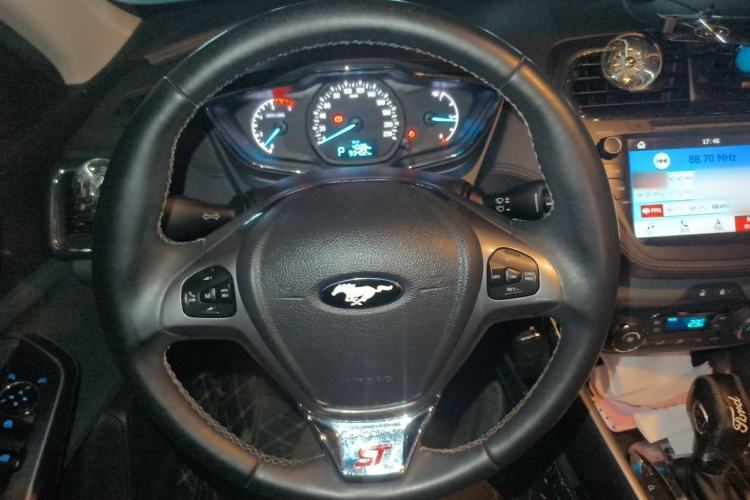 Used Ford Escort 2017 Happiness Edition 1.5L Automatic Fashion Version Steering Wheel