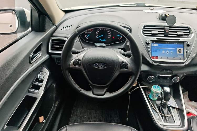 Used Ford Escort 2017 Happiness Edition 1.5L Automatic Fashion Version Steering Wheel