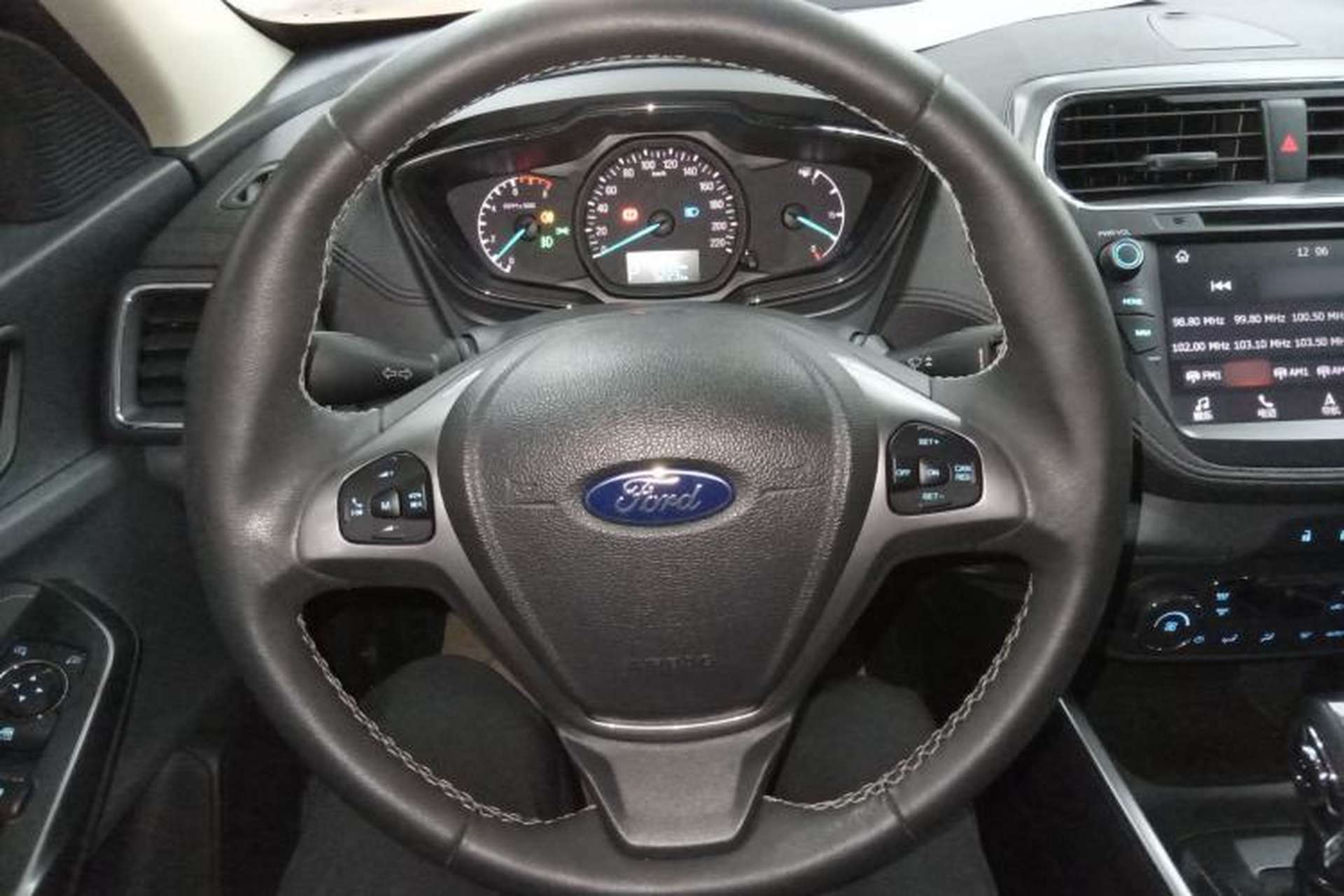 Used Ford Escort 2017 Happiness Edition 1.5L Automatic Fashion Version Steering Wheel