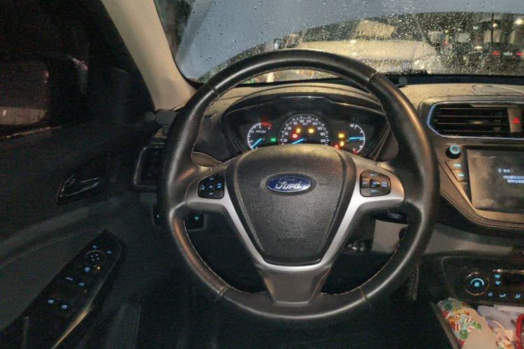 Used Ford Escort 2017 Happiness Edition 1.5L Automatic Fashion Version Steering Wheel