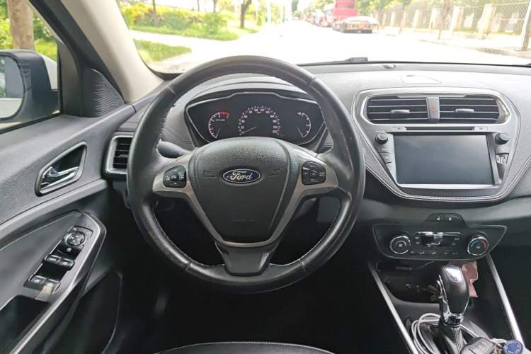 Used Ford Escort 2017 Happiness Edition 1.5L Automatic Fashion Version Steering Wheel
