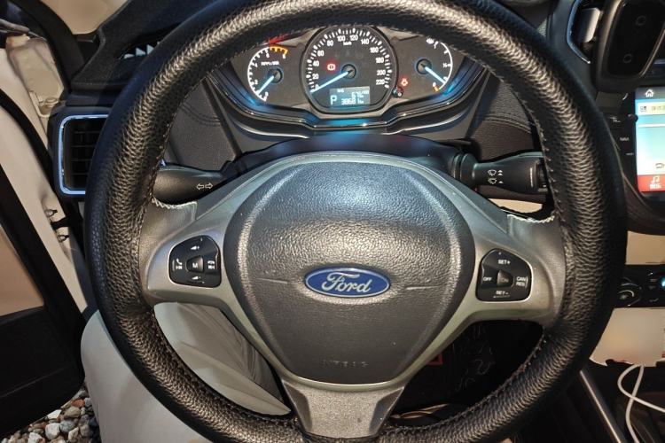 Used Ford Escort 2017 Happiness Edition 1.5L Automatic Fashion Version Steering Wheel
