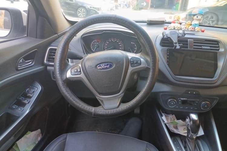 Used Ford Escort 2017 Happiness Edition 1.5L Automatic Fashion Version Steering Wheel