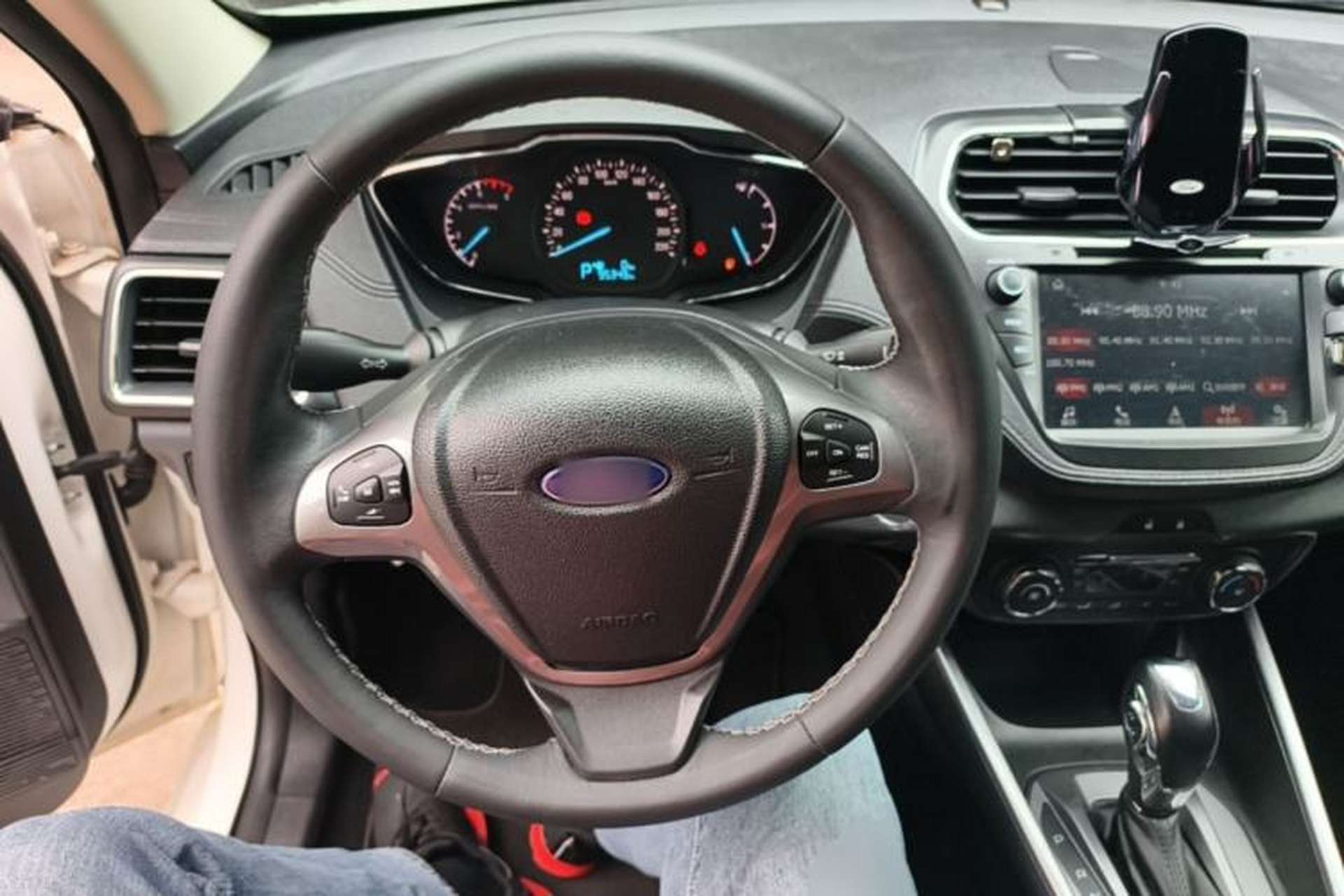 Used Ford Escort 2017 Happiness Edition 1.5L Automatic Fashion Version Steering Wheel