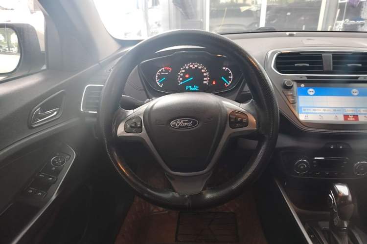 Used Ford Escort 2017 Happiness Edition 1.5L Automatic Fashion Version Steering Wheel