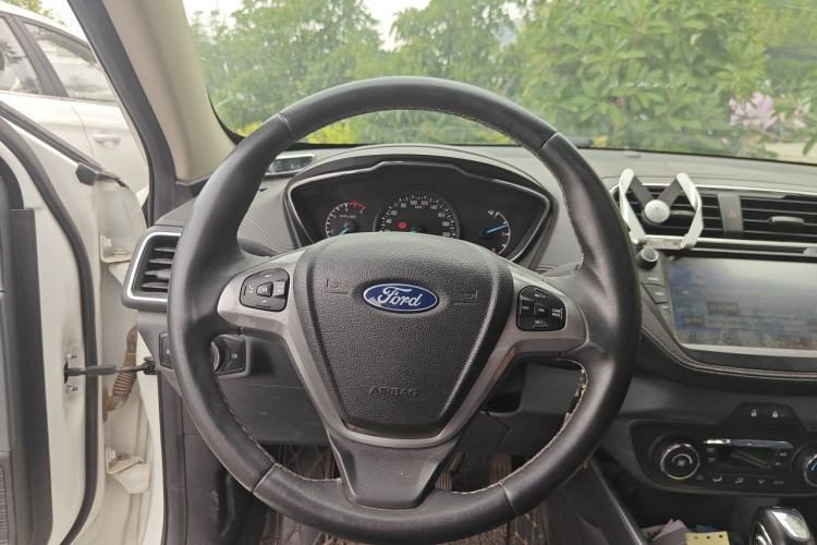 Used Ford Escort 2017 Happiness Edition 1.5L Automatic Fashion Version Steering Wheel