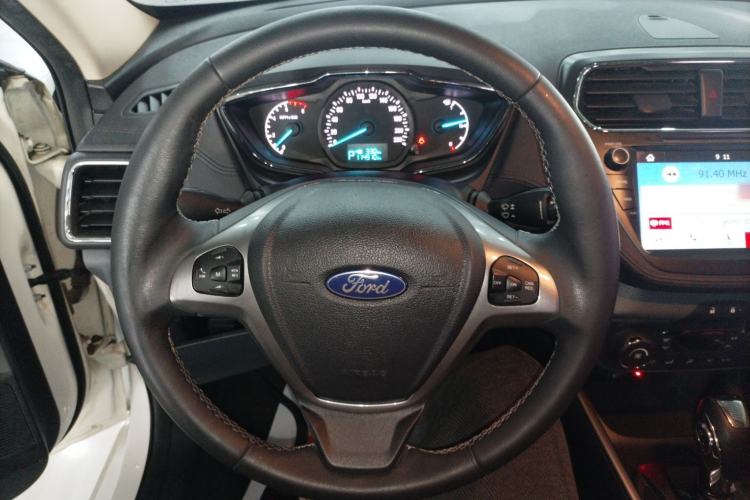 Used Ford Escort 2017 Happiness Edition 1.5L Automatic Fashion Version Steering Wheel