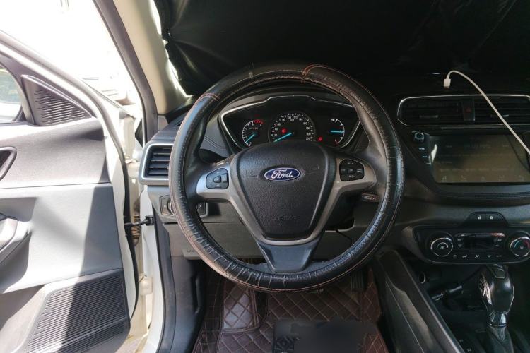 Used Ford Escort 2017 Happiness Edition 1.5L Automatic Fashion Version Steering Wheel