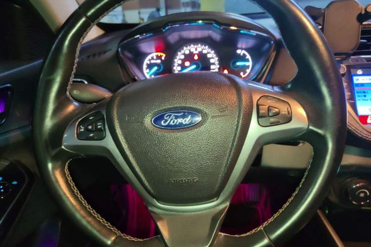 Used Ford Escort 2017 Happiness Edition 1.5L Automatic Fashion Version Steering Wheel